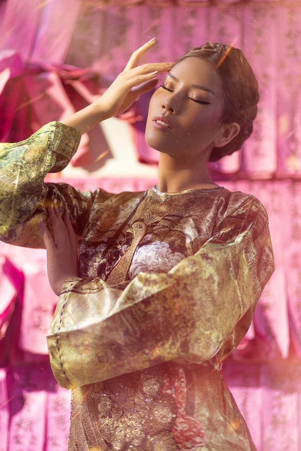 “Kể từ sau khi có vinh dự trở thành đại diện của Việt Nam tại cuộc thi nhan sắc hàng đầu thế giới, Loan nhận được sự yêu mến của khán giả nhiều hơn, từ đó Loan luôn quan niệm phải cống hiến và cho ra những sản phẩm để không phụ lòng người hâm mộ đã dành cho mình”, cô cho biết.