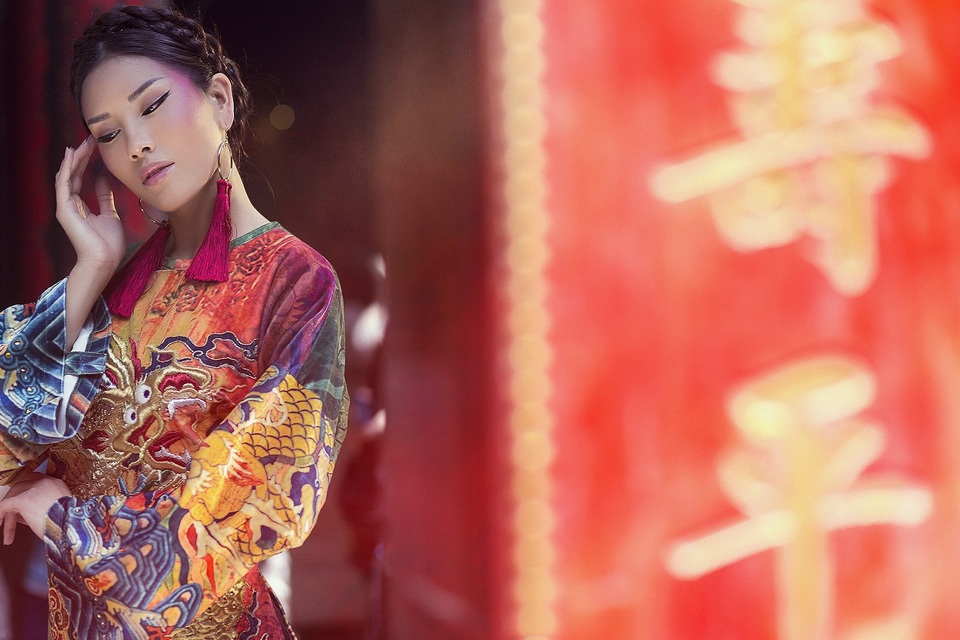 Cô tâm sự, nhìn lại một năm 2017 đã qua, bản thân cô có những điều làm được và những điều chưa làm được nhưng tổng thể vẫn là một năm đầy cảm xúc khi được đồng hành là người đào tạo cho Á hậu Thùy Dung tham dự cuộc thi Miss International 2017 và cơ hội để đại diện Việt Nam tham dự cuộc thi Miss Universe 2017.