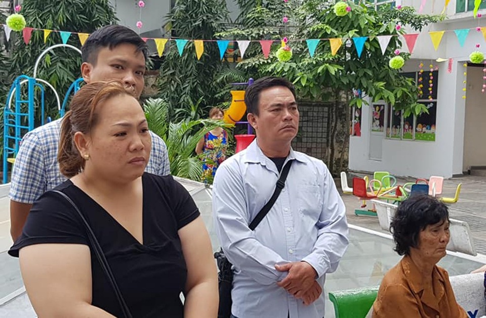Đồng nghiệp tiếc thương đưa tiễn nghệ sĩ Nguyễn Hậu về nơi xa - 9 Đồng nghiệp tiếc thương đưa tiễn nghệ sĩ Nguyễn Hậu về nơi xa - 9