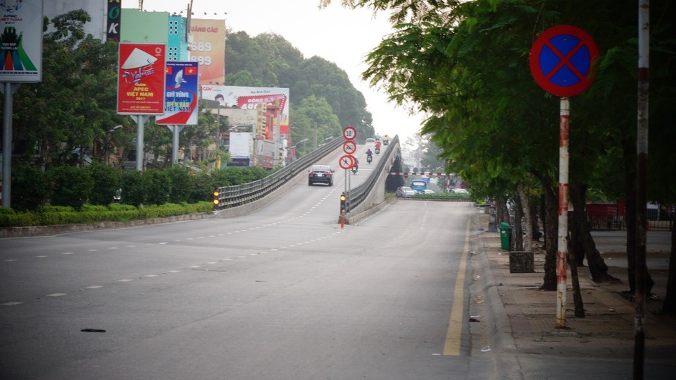 Đường phố Sài Gòn “say ngủ” ngày đầu năm - 13 Cầu vượt lăng Cha Cả chung “nỗi niềm” với đường Cộng Hòa