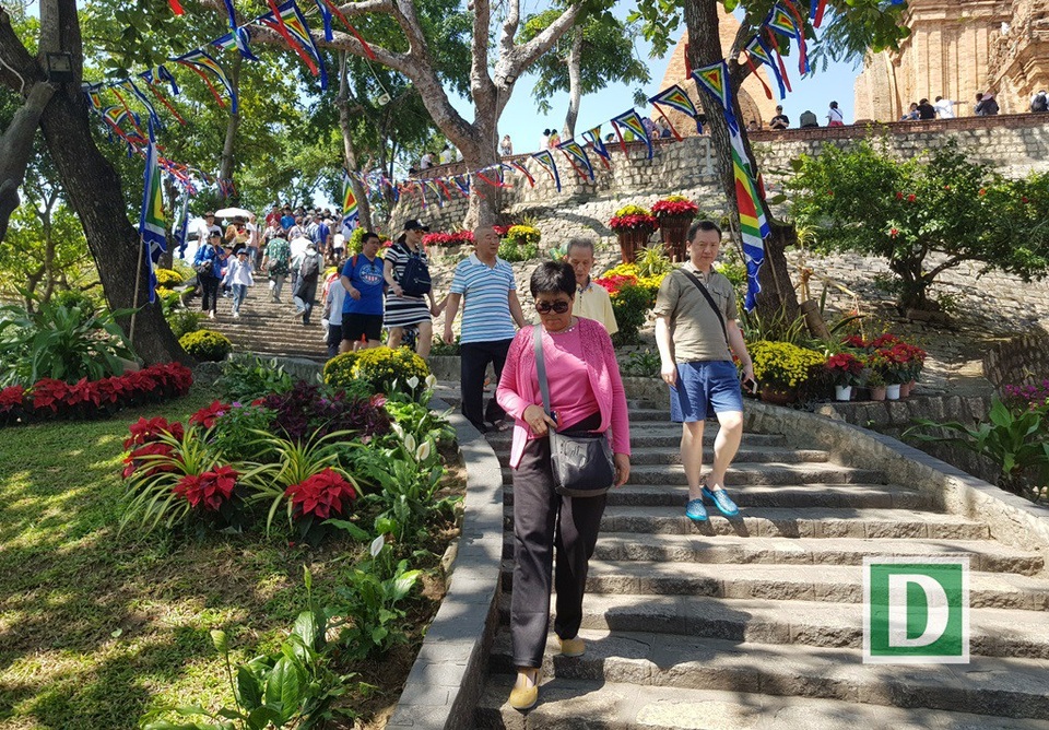 Về Nha Trang thăm Tháp bà, xem múa Chăm ngày Tết Mậu Tuất - 9 Về Nha Trang thăm Tháp bà, xem múa Chăm ngày Tết Mậu Tuất - 9