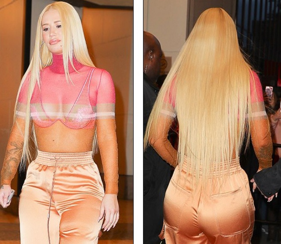 
Cô vừa rời 1 studio sau buổi trả lời phỏng vấn
