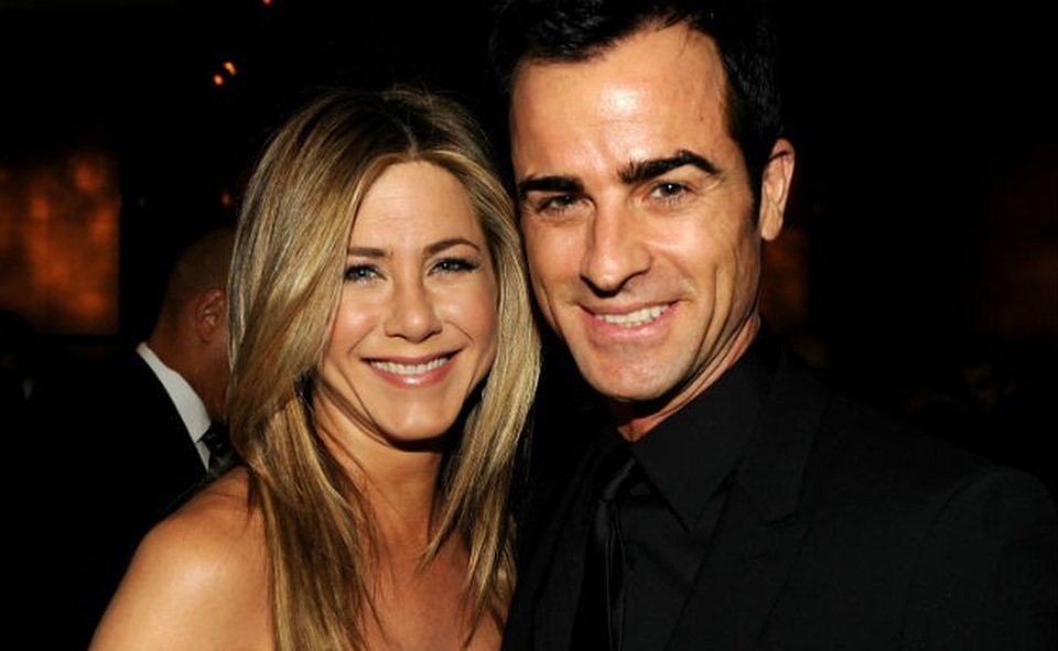 Jennifer Aniston đã chia tay chồng - 3
Jennifer Aniston rất nổi tiếng, giàu có và hơn Justin Theroux 3 tuổi