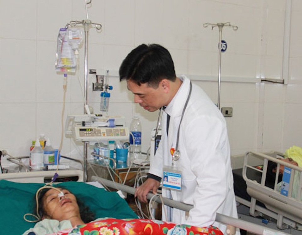 Mở thông động mạch, cứu bệnh nhân bị nhồi máu cơ tim cấp qua... điện thoại - 1 Hiện bệnh nhân có tiến triển tốt, sức khỏe ổn định, nhịp tim phục hồi huyết áp ổn định, tỉnh táo, tiếp xúc tốt