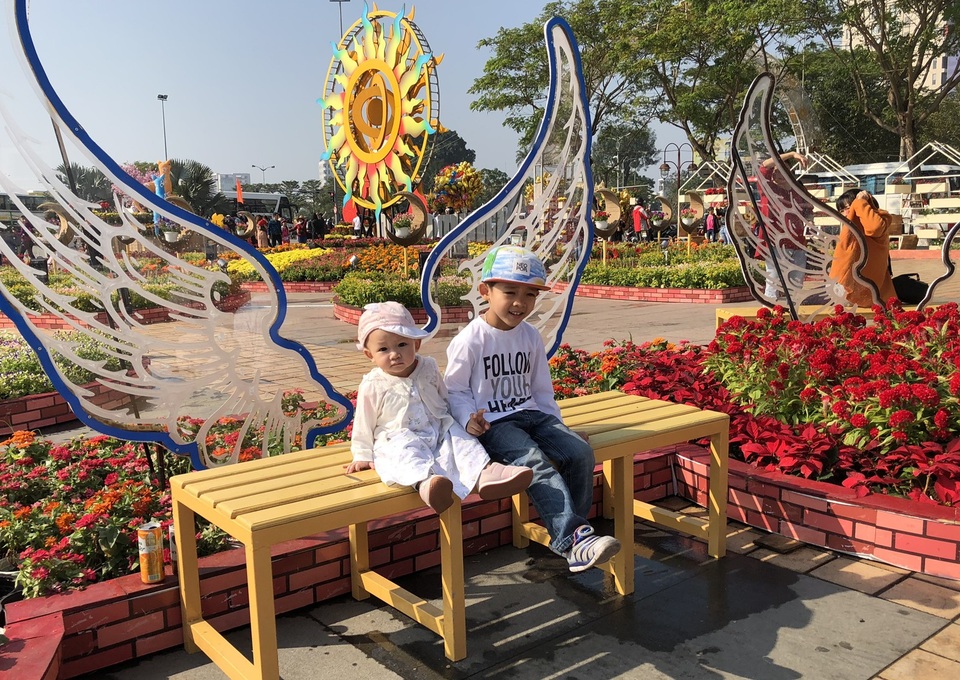 Đà Nẵng: Đường hoa Tết nhộn nhịp khách du xuân - 5 Đà Nẵng: Đường hoa Tết nhộn nhịp khách du xuân - 5