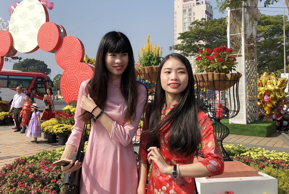Đà Nẵng: Đường hoa Tết nhộn nhịp khách du xuân - 4 Đà Nẵng: Đường hoa Tết nhộn nhịp khách du xuân - 4
