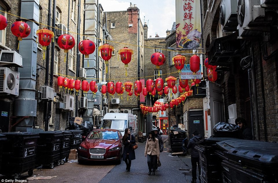 Thế giới tưng bừng đón năm mới Mậu Tuất - 21
Một góc phố ở phố Hoa kiều ở London (Anh) được trang trí bằng loạt đèn lồng chào đón năm mới. (Ảnh: Getty)