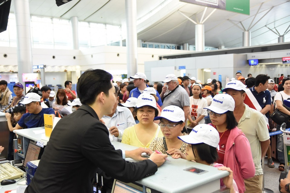 Hàng chục nghìn lượt khách háo hức du xuân Mậu Tuất - 3
Người Việt đã dần thay đổi quan niệm từ “ăn Tết” sang “chơi Tết”