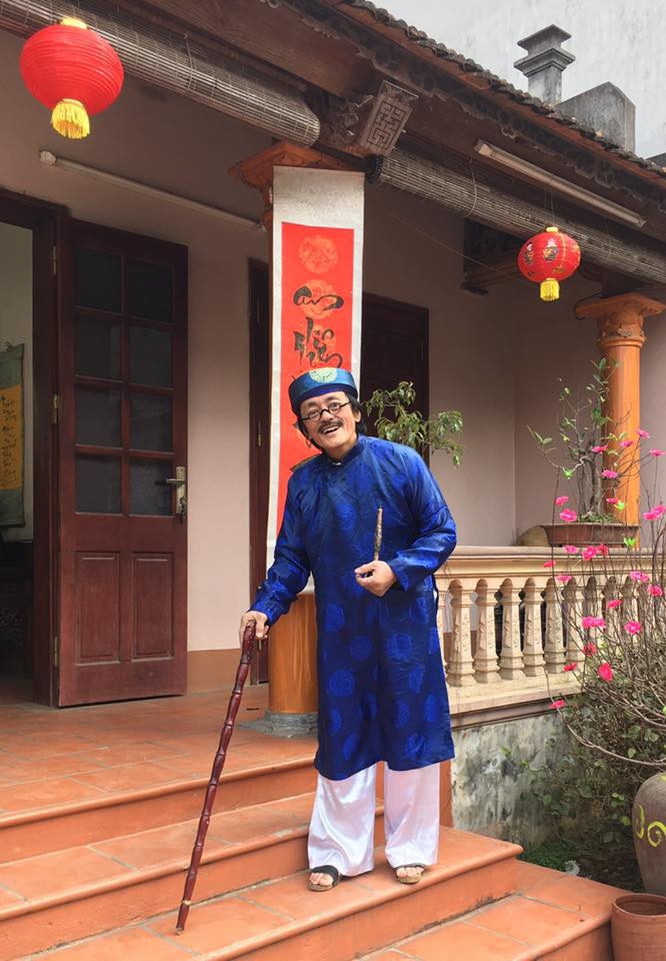 Tết của nghệ sĩ “có trái tim nhiều sẹo nhất quả đất” - 1 Nghệ sĩ Giang còi được xem là ông bố duy nhất làng nghệ sĩ phía Bắc mang thân phận gà trống nuôi con.