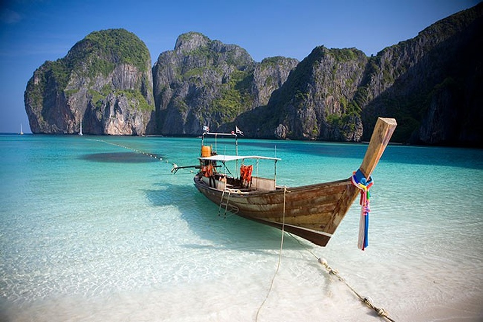 Bãi biển nổi tiếng Thái Lan buộc phải đóng cửa - 1 Bãi biển ở vịnh Maya, Thái Lan, sẽ đóng cửa trong 3 tháng du lịch thấp điểm tới đây
