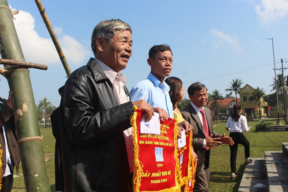 Thú vị những màn đu tiên đầu xuân mới - 11 Thú vị những màn đu tiên đầu xuân mới - 11