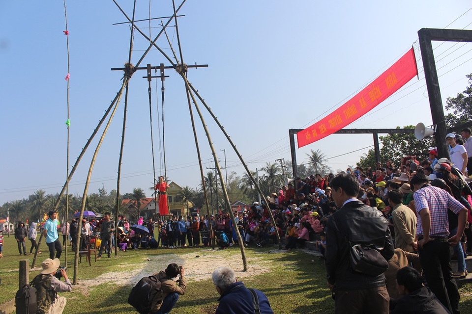 Thú vị những màn đu tiên đầu xuân mới - 3 Thú vị những màn đu tiên đầu xuân mới - 3