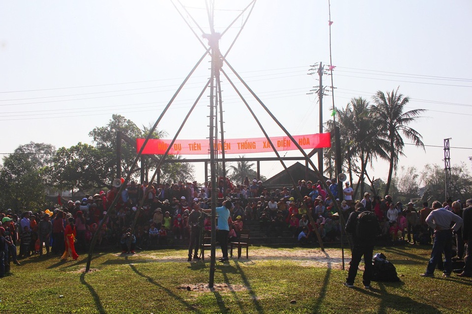 Thú vị những màn đu tiên đầu xuân mới - 4 Thú vị những màn đu tiên đầu xuân mới - 4