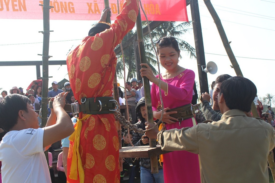 Thú vị những màn đu tiên đầu xuân mới - 5 Thú vị những màn đu tiên đầu xuân mới - 5