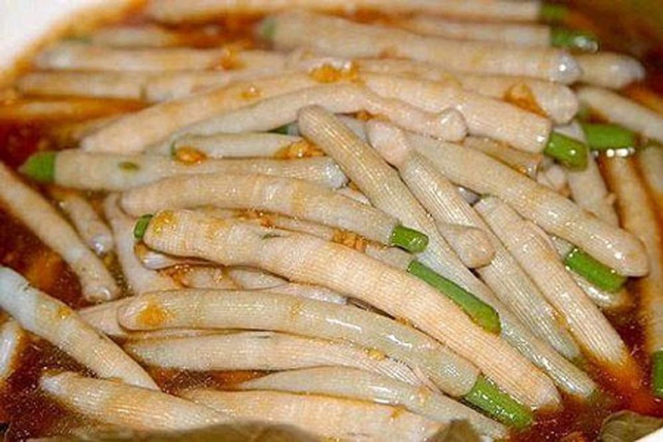 
Món ăn từ sá sùng.
