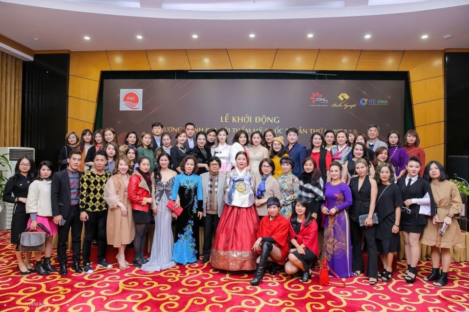 Đỗ Phương Anh - Người tiên phong mang “cơ hội vàng” cho ngành làm đẹp Việt Nam - 4 Đại hội thẩm mỹ quốc tế tại Việt Nam được tổ chức có công lớn của người phụ nữ xinh đẹp này.