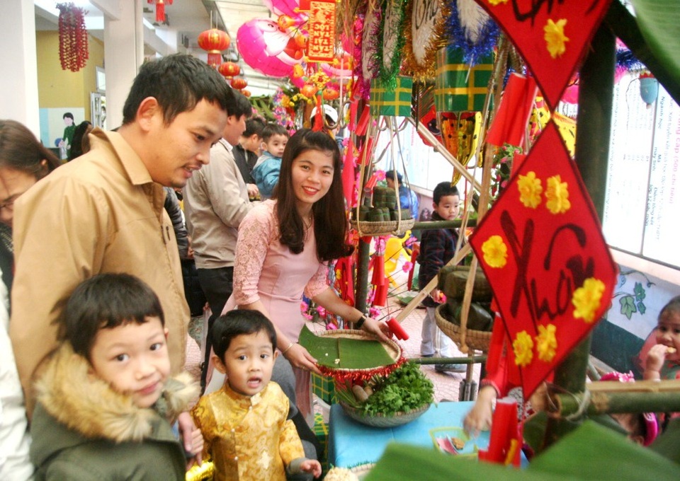 Thú vị phiên “chợ quê ngày Tết” tại trường mầm non - 3 Thú vị phiên “chợ quê ngày Tết” tại trường mầm non - 3