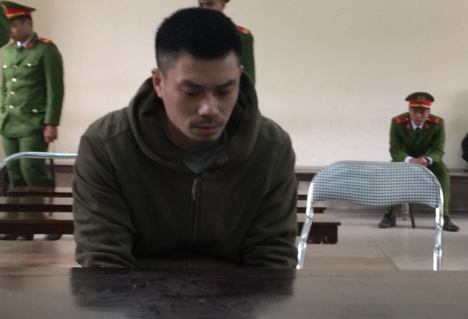 Tử hình đối tượng vận chuyển 150 bánh heroin trên nóc xe ô tô tải - 1 Bị cáo Nguyễn Văn Dũng tại phiên xét xử ngày 2/2/2018
