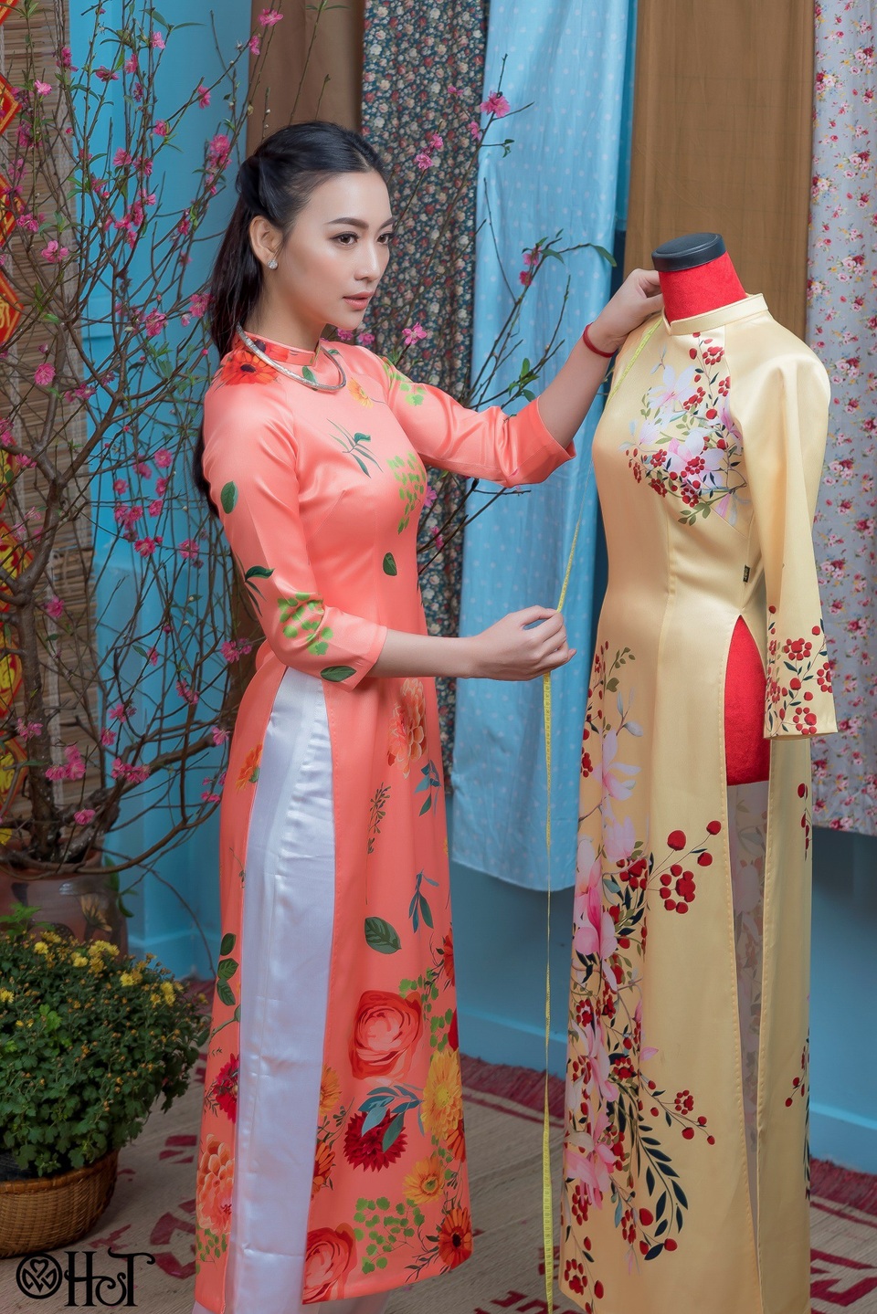 Diện áo dài tôn dáng đón Xuân sang - 10
Chất liệu lụa đến sự sang trọng nhưng vẫn phù hợp với những người trẻ.