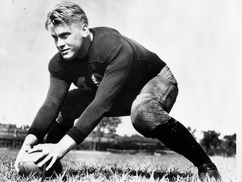 Chùm ảnh hiếm về thời trai trẻ của các tổng thống Mỹ - 8 Cựu Tổng thống Gerald Ford từng tham gia vào đội bóng của Đại học Michigan năm 1933. (Ảnh: Thư viện Ford)
