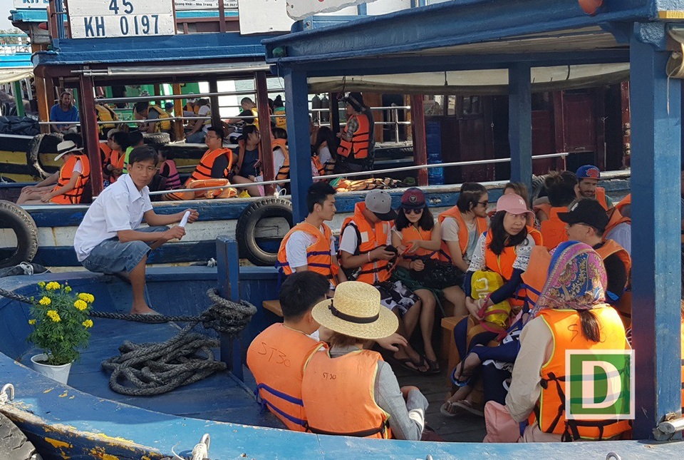 Du lịch biển đảo tăng đột biến trong dịp Tết Mậu Tuất - 1
