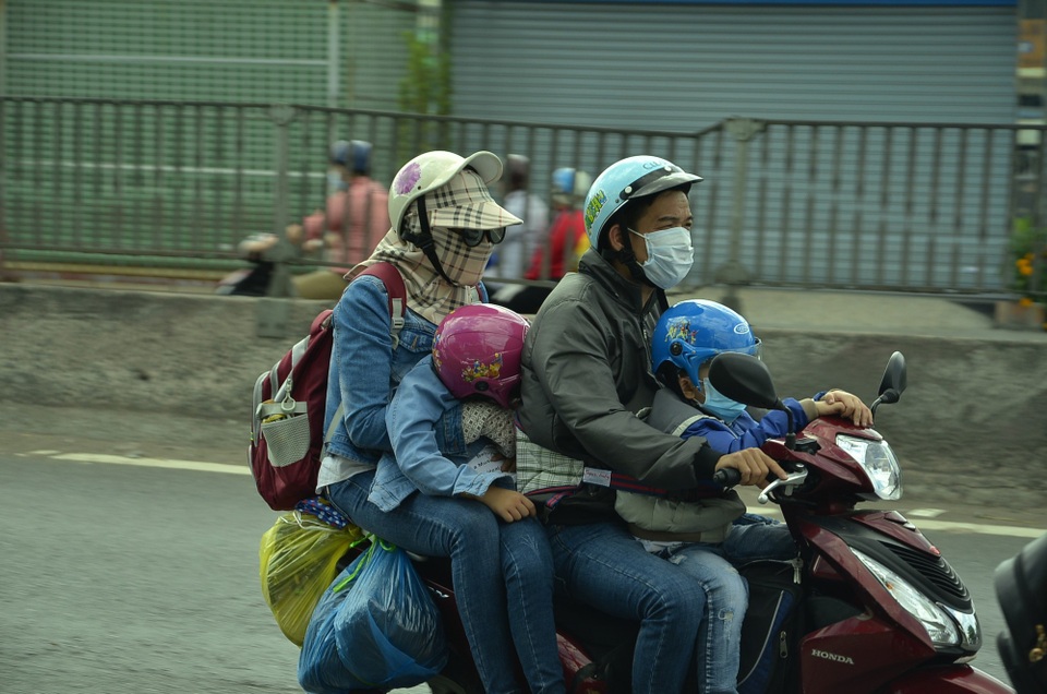 Hàng triệu người hối hả hành trình trở lại thành phố - 17 Hàng triệu người hối hả hành trình trở lại thành phố - 17