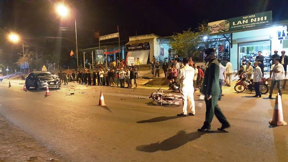 Một người tử vong sau va chạm giao thông, nghi là người Lào - 1 Hiện trường vụ tai nạn giao thông