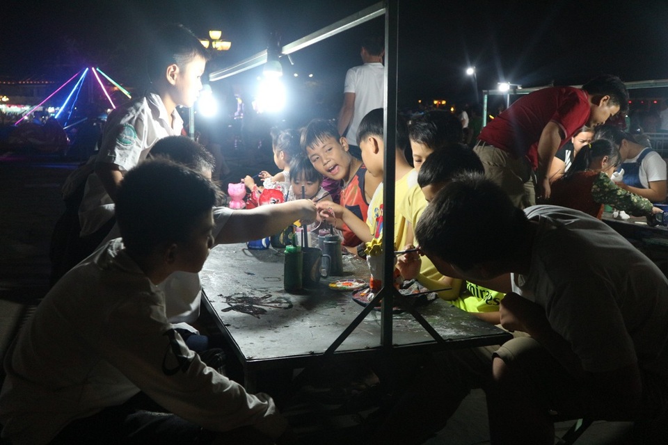 Du khách chen chân ở Hội An dù đã hết kỳ nghỉ Tết - 6