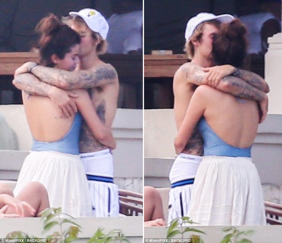 Selena Gomez đẹp rạng ngời trong đám cưới của cha ruột Justin Bieber - 1
Selena Gomez và Justin Bieber hiện đang có mặt tại Jamaica để dự đám cưới của cha ruột Justin.