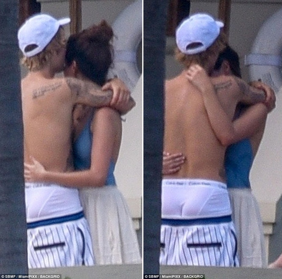 Selena Gomez đẹp rạng ngời trong đám cưới của cha ruột Justin Bieber - 3
Cặp tìn nhân trẻ không rời nhau nửa bước. Họ liên tục dành cho nhau những cử chỉ âu yếm và nụ hôn ngọt ngào.