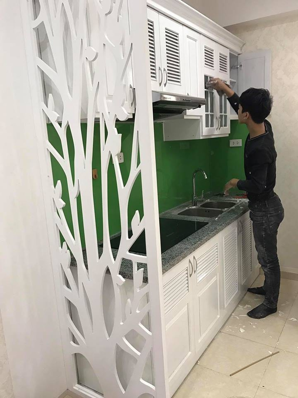 Hiện tại, căn hộ vẫn đang trong quá trình tiếp tục hoàn thiện.