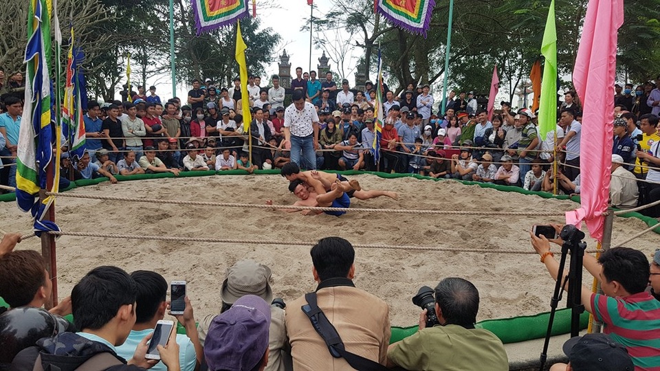 Sôi động hội vật xuân đầu năm rèn sức khỏe - 12 Hội vật thu hút sự góp mặt giới săn ảnh