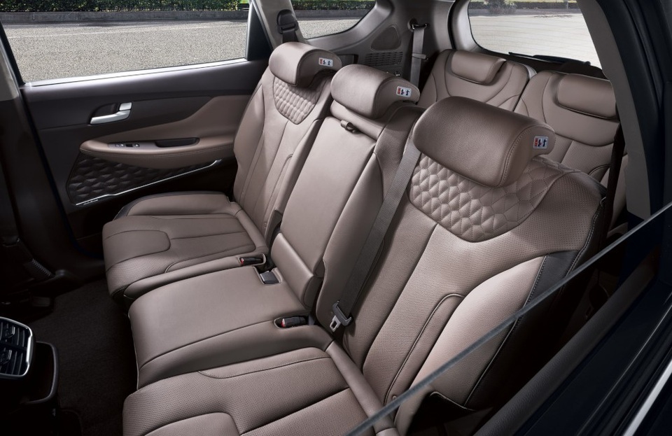 Hyundai Santa Fe thế hệ mới chính thức trình làng, giá chưa đến 600 triệu đồng - 11 Hyundai Santa Fe thế hệ mới chính thức trình làng, giá chưa đến 600 triệu đồng - 11