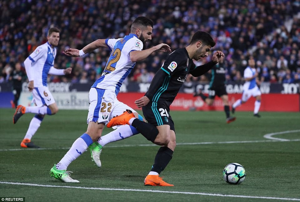 Phục hận Leganes, Real Madrid vươn lên thứ ba tại La Liga - 12
Isco vẫn là cầu thủ chơi năng nổ nhất trên sân