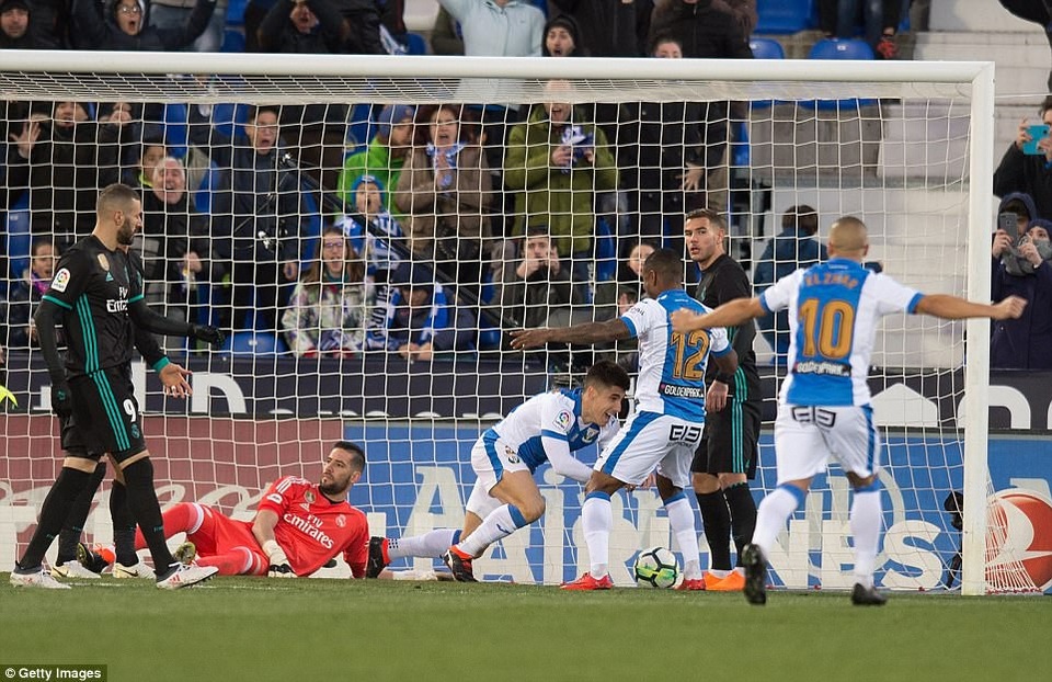 Phục hận Leganes, Real Madrid vươn lên thứ ba tại La Liga - 10
Leganes đã chơi ấn tượng và dẫn bàn ngay phút thứ 6