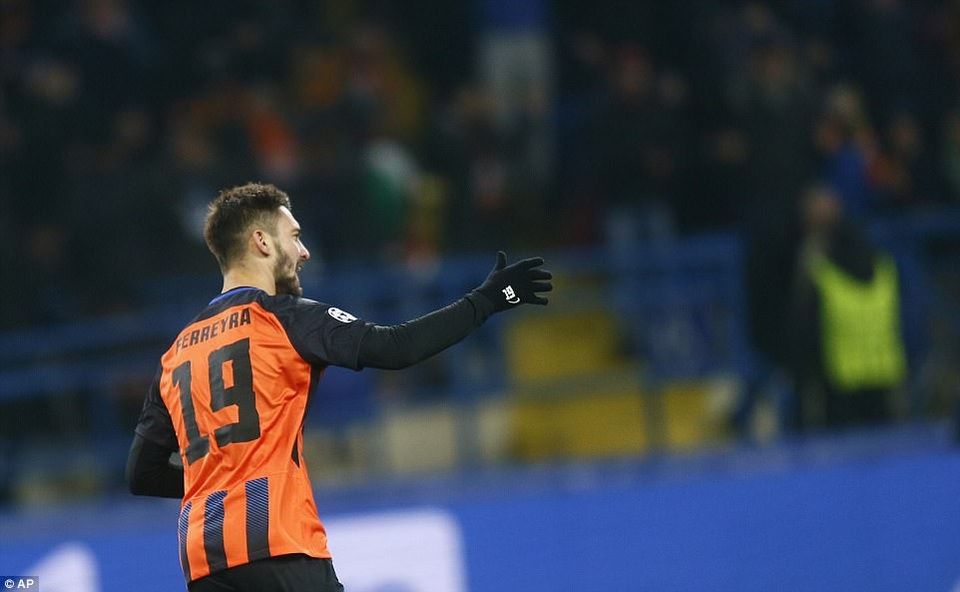 
Phút 51, Ferreyra gỡ hòa 1-1 cho Shakhtar Donestk
