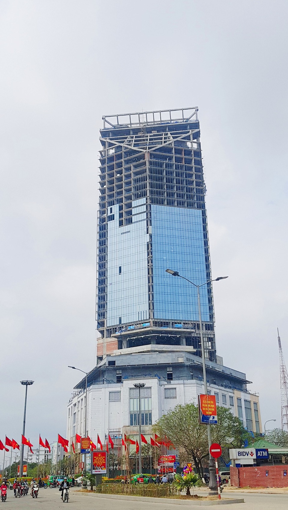 Thừa Thiên Huế: Triển khai nhiều dự án đầu năm mới tổng mức hàng chục nghìn tỷ đồng - 5 Tòa nhà Vincom ở trung tâm TP Huế sắp hoàn thành
