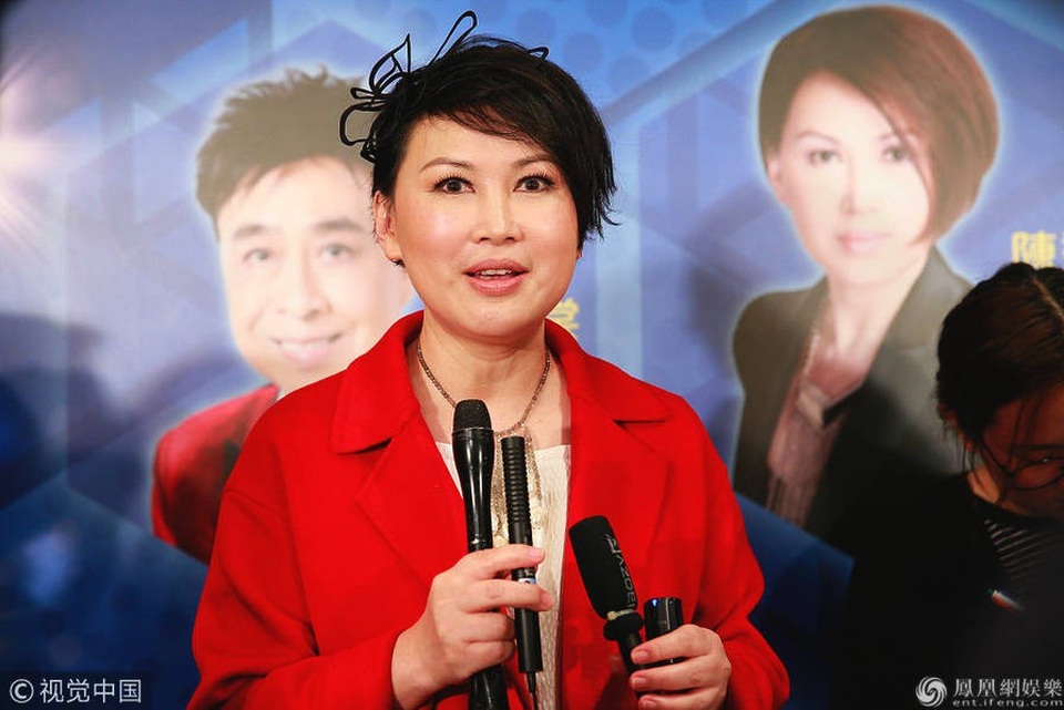 Mỹ nhân của "Ngày mai trời lại sáng" Trần Tú Văn hiện giờ ra sao? - 12 Tú Văn hiện đã 56 tuổi và có phần tăng cân hơn xưa. Ngôi sao một thời khẳng định, cô rất tự tin và sẽ trình diễn thật tốt trong show diễn sắp tới.