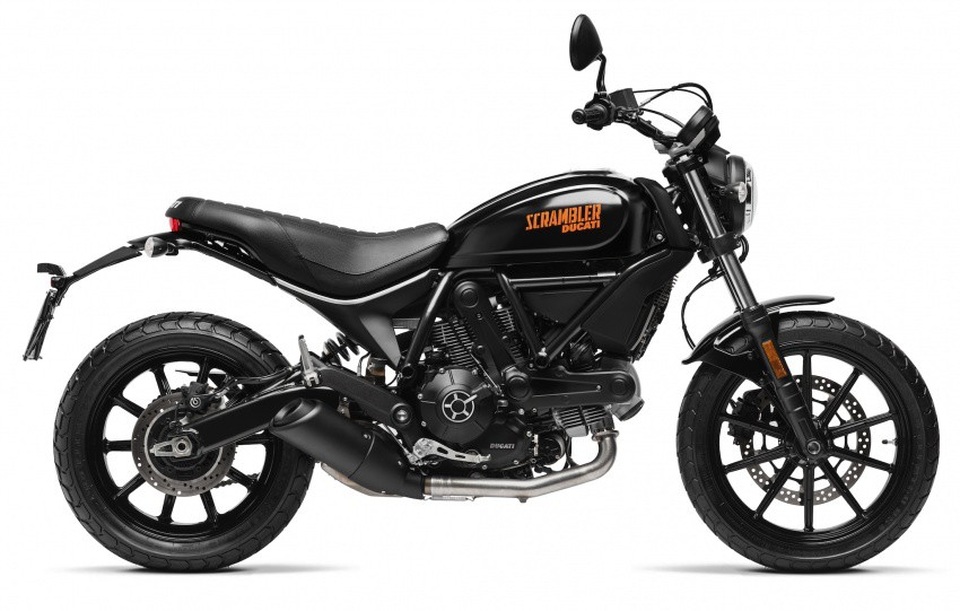Ducati Scrambler Hashtag - Chỉ có thể mua online - 5
Xe được trang bị khung gầm thép ống Trellis, với bộ treo gồm phuộc lồng Showa 41 mm và giảm xóc đơn Kayaba phía sau.