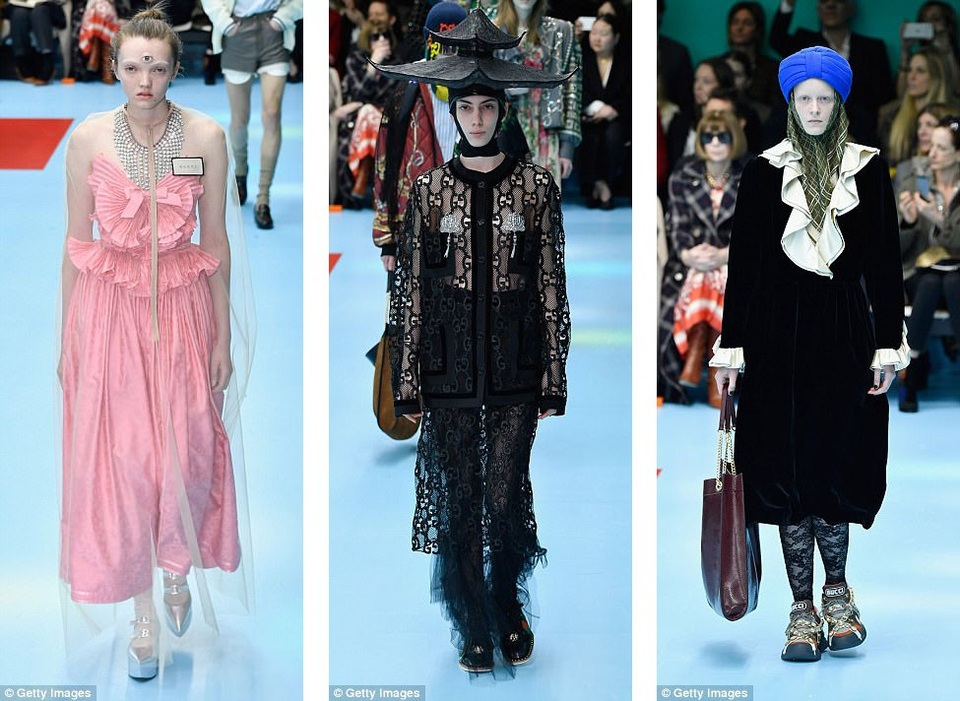 Các người mẫu quấn khăn, đội mũ “kiến trúc” hoặc có thêm con mắt thứ ba trên trán.