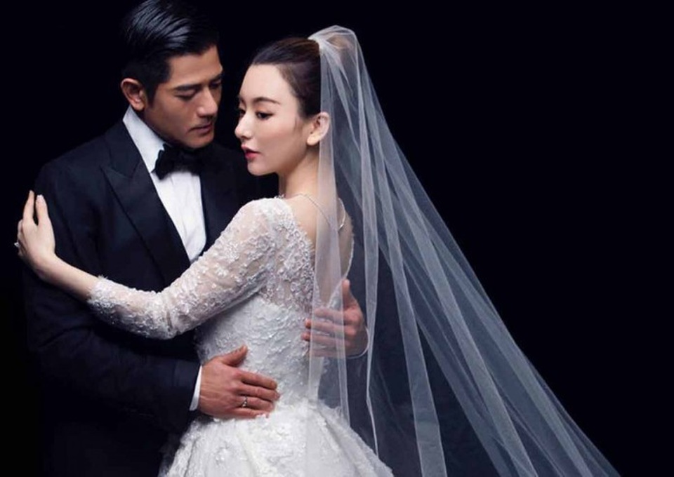 Tài tử khó xử vì lời hứa sẽ “lì xì” tất cả mọi người nếu lấy được vợ - 2 Tài tử Hồng Kông Quách Phú Thành và vợ