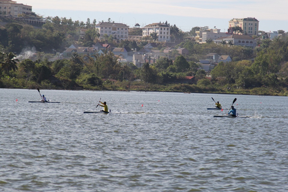 Hồ trung tâm nơi xảy ra sự việc