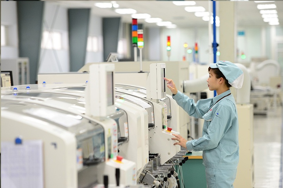 Nhà mạng ký bản quyền công nghệ 4G cho các thiết bị “Made in Việt Nam” - 1
Trong dây chuyền sản xuất thiết bị tại nhà máy của công ty M1 của Viettel.
