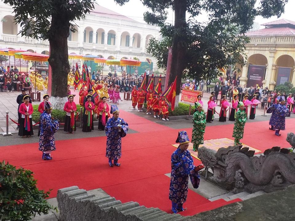 Lễ dâng hương tưởng nhớ các bậc tiên đế tại Hoàng thành Thăng Long - 3 Nghi thức tế theo phong tục truyền thống.
