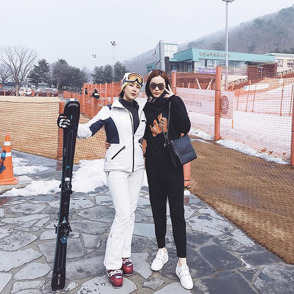 Hoa hậu Kỳ Duyên và Diệp Lâm Anh khá thân thiết, cả hai cùng hội ngộ đầu năm trong chuyến du xuân đi đến Hàn Quốc. Cả hai chia sẻ ảnh kỷ niệm trong chuyến đi này.