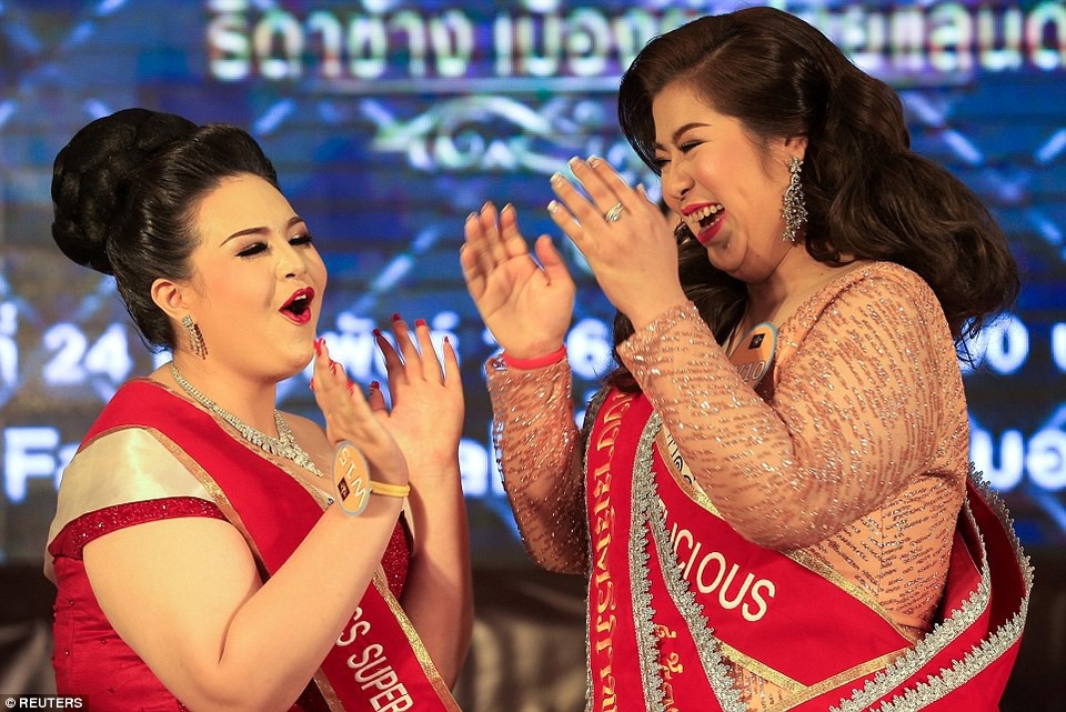 Nhan sắc các người đẹp “nặng ký” tham dự cuộc thi… Hoa hậu Voi - 1 Hoa hậu Voi Miss Jumbo 2018 - cô Kwanrapee Boonchaisuk (phải).