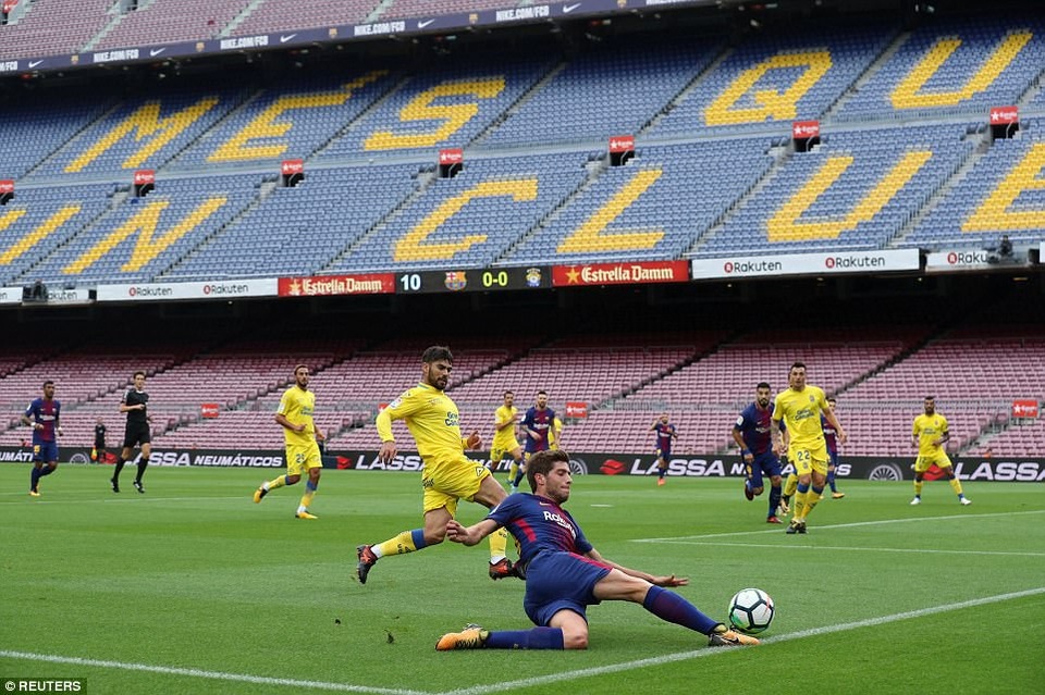 Barcelona tìm chiến thắng đậm trước sức ép lớn từ Atletico - 3
Barcelona thắng Las Palmas 3-0 tại ở lượt đi, trong ngày sân Nou Camp không có khán giả vào sân