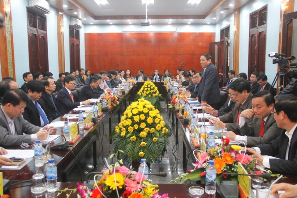 Phó Thủ tướng Vũ Đức Đam làm việc với lãnh đạo tỉnh Quảng Trị - 1
Phó Thủ tướng làm việc với lãnh đạo chủ chốt của tỉnh Quảng Trị