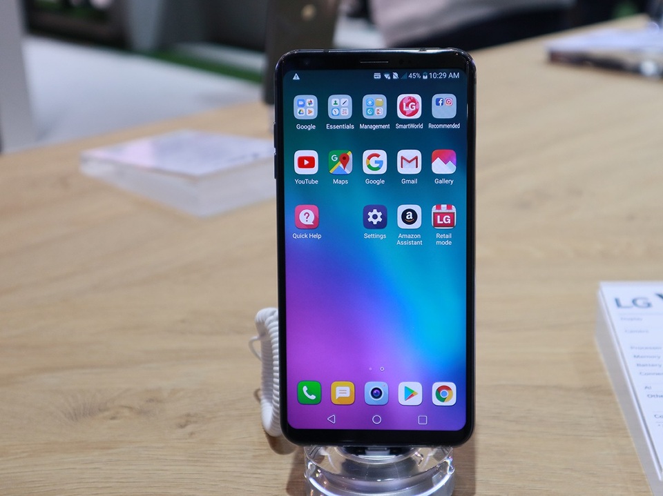 Trên tay LG V30S, mẫu smartphone lần đầu có AI của LG tại MWC 2018 - 9 LG V30S khởi chạy nền tảng Android 8.0 và giao diện không khác biệt so với thế hệ V30 trước đó.