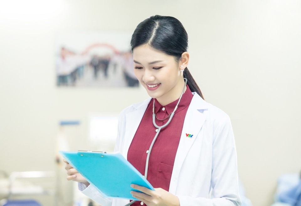 Tiết lộ về bóng hồng chiều cao “khủng” nối gót các đàn chị lên sóng VTV - 4 Tiết lộ về bóng hồng chiều cao “khủng” nối gót các đàn chị lên sóng VTV - 4